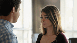 Modern Family Couple Kiss Sarah Hyland GIF