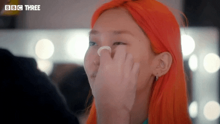 Mua Apply Foundation On Face GIF