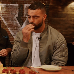 Muah Kyle Van Noy Blowing Kiss GIF