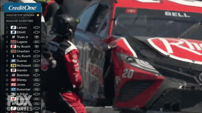 NASCAR Race Screenshot With Number 20 GIF