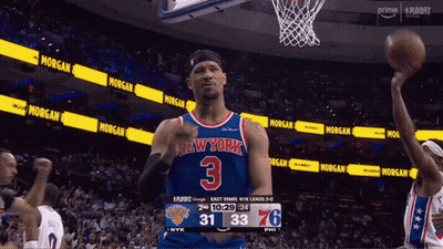 New York Knicks Player In Front Of Crowd GIF