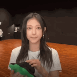 Newjeans Haerin Don't Talk GIF