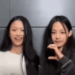 Newjeans Hanni And Minji Heart Pose GIF