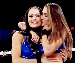 Nikki Bella Brie Cute Sister Kiss Wwe