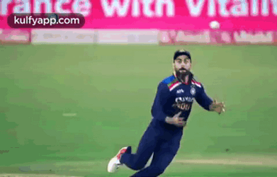 Obj One Handed Catch By Virat Kohli GIF