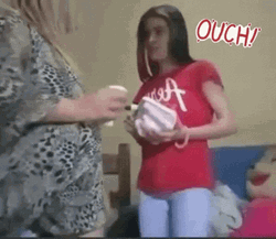 Ouch Dica Da Lora Of GIF