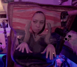 Ouu Girl Wearing The Scream Paint GIF