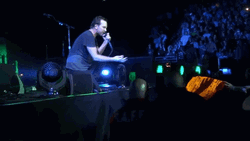 Pearl Jam Eddie Vedder Fans Interaction GIF