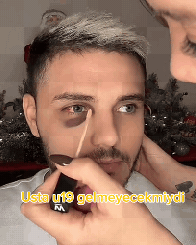 Person Applying Makeup To Man Usta U19 Gelmeyecekiydi GIF