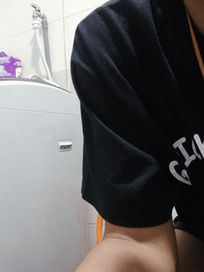 Person In Black Shirt Saying I'm GIF