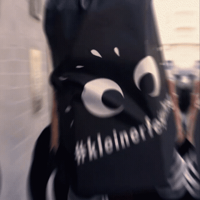 Person In Black Shirt Saying #Kleinerkopf GIF
