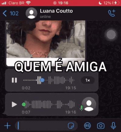 Phone Screen Saying Quem E Amiga GIF