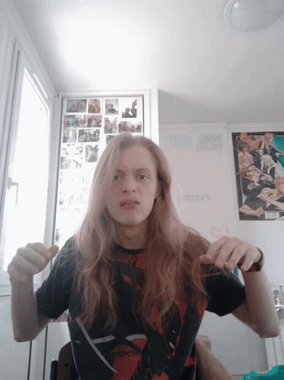 Pierrickmoji Trop Loin GIF