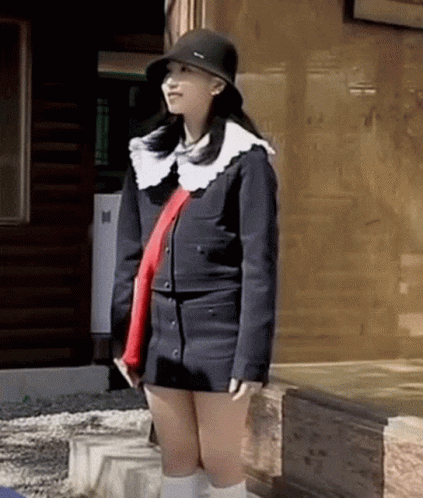 Pixel Art Girl In Top Hat And Cape GIF