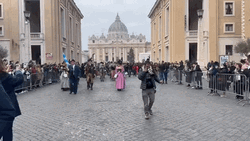 Pope Francis Parade Pope Mobile GIF
