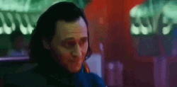 Porque No Los Dos Loki Tom Hiddleston Marvel GIF