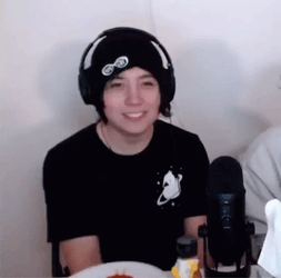 Quackity Stream Meal Nod Head GIF