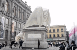 Raveling Of Huge Fidget Spinner GIF