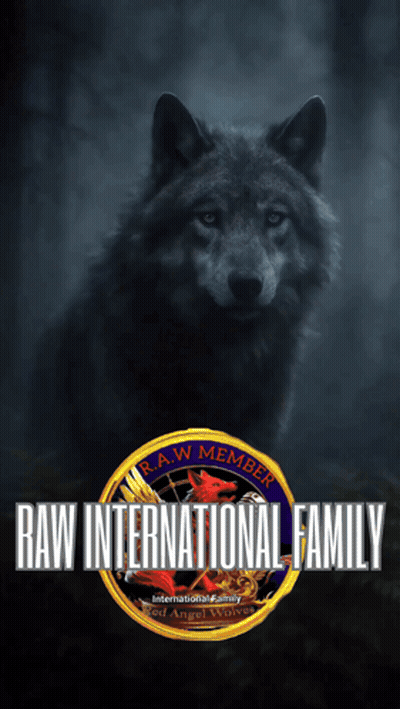RAW International Family Poster Wolf GIF