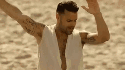 Ricky Martin Beach Dance Vida