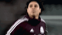 Run Clapping Memo Ochoa GIF