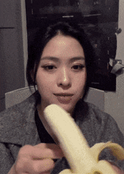 Ryujin Eating Banana GIF
