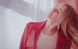Sabrina Carpenter Waving Her Hair GIF