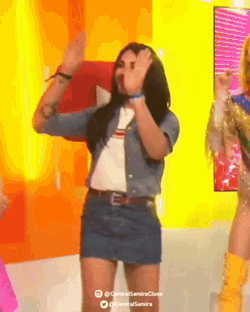 Samira Close High Five GIF