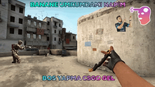 Screenshot of Video Game Saying Bos Yapma Csgo Gel