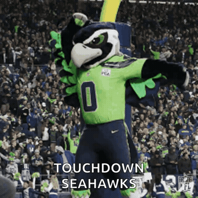 Mascota de los Seahawks frente a la multitud GIF