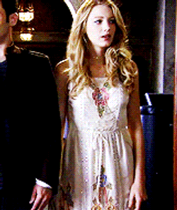 Serena Van Der Woodsen Blake Lively GIF