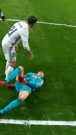 Sergio Ramos Fight With The Opponent GIF