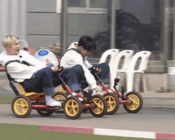 Seventeen Cart Race