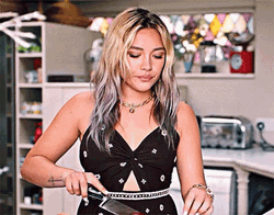 Sexy Florence Pugh Eating GIF