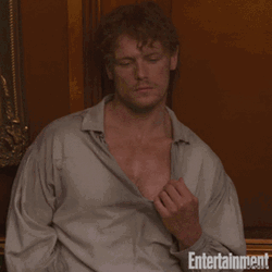 Sexy Jamie Fraser Show Chest GIF