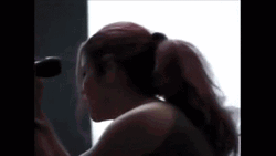  Shakira Unplugged Concert GIF