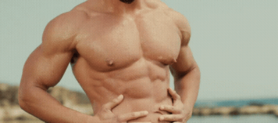 Hombre sin camisa, manos en caderas GIF