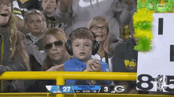 Smile And Wave Boys NFL Boy Audience GIF