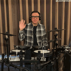 Smile And Wave Boys Seth Meyers GIF