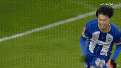 Soccer Player In Blue And Yellow Jersey Number 7 GIF