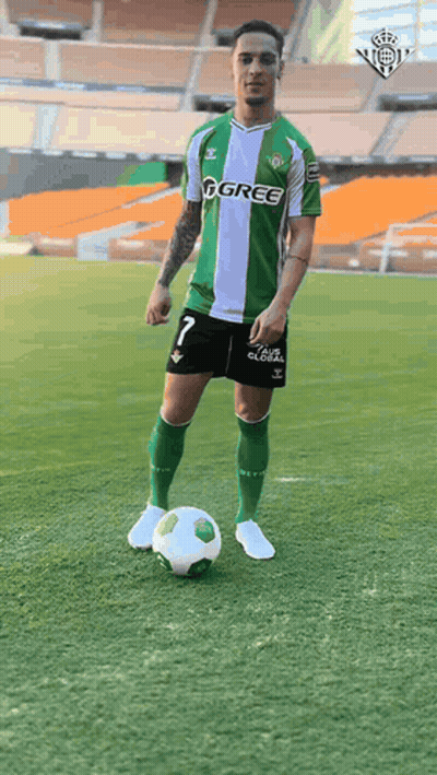 Soccer Player In Green And White Jersey GIF