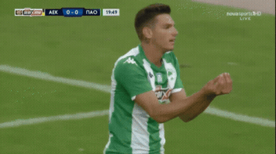Soccer Player In Green And White Jersey Pas Kala GIF