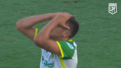 Soccer Player In Green And Yellow Jersey Tscu GIF