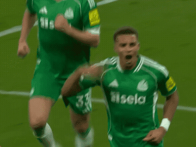 Soccer Player In Green Jersey Saying Sela GIF