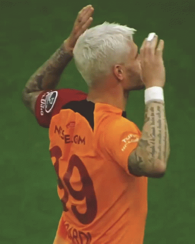 Soccer Player In Orange Jersey Number 39 GIF
