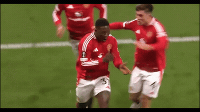 Soccer Player In Red Jersey Number 3 GIF