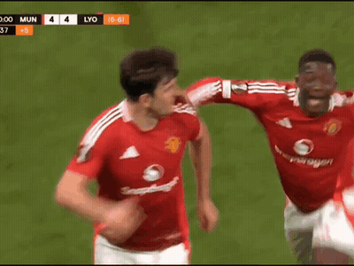 Soccer Player In Red Jersey Vodafone GIF