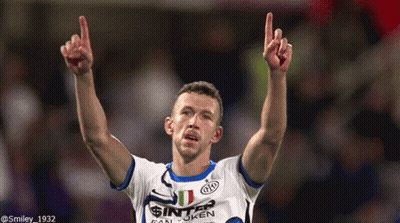 Soccer Player In Sinter Fan-Token Shirt GIF