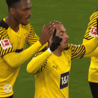 Soccer Player In Yellow And Black Jersey Number 181 GIF