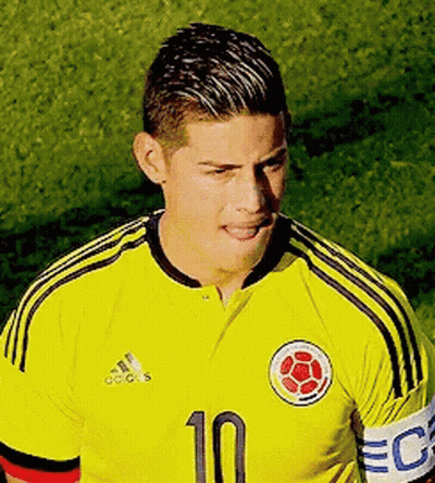 Soccer Player In Yellow Jersey Number 10 GIF